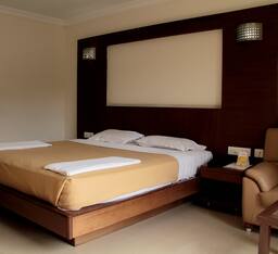 Deluxe A/C Room
